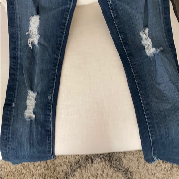 Woman’s size 24 - Picture 3 of 5